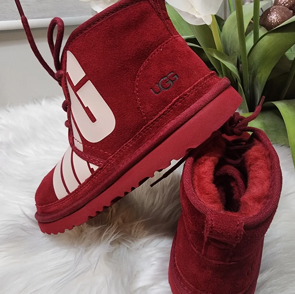 UGG Neumel Split LogoBoys' Grade SchoolSize4 new